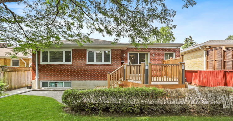 121 Elvaston Drive, Toronto, ON, M4A 1N8 - 26