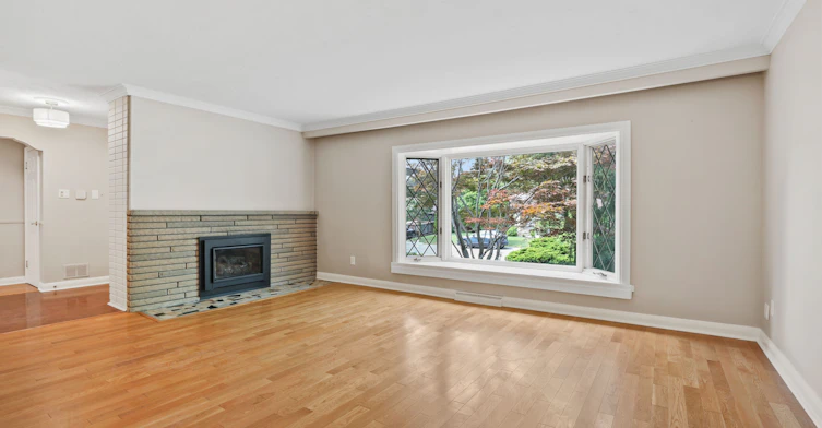 121 Elvaston Drive, Toronto, ON, M4A 1N8 - 3