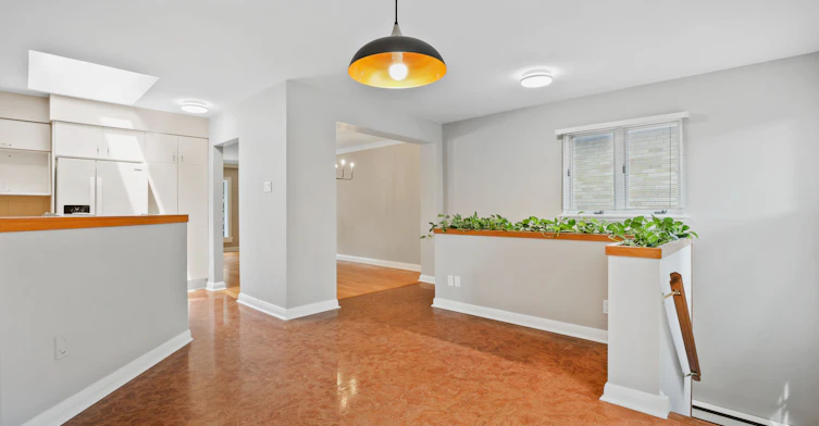 121 Elvaston Drive, Toronto, ON, M4A 1N8 - 10