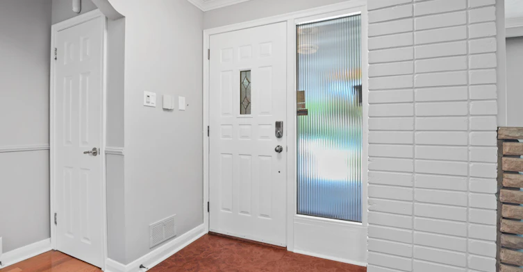 121 Elvaston Drive, Toronto, ON, M4A 1N8 - 2