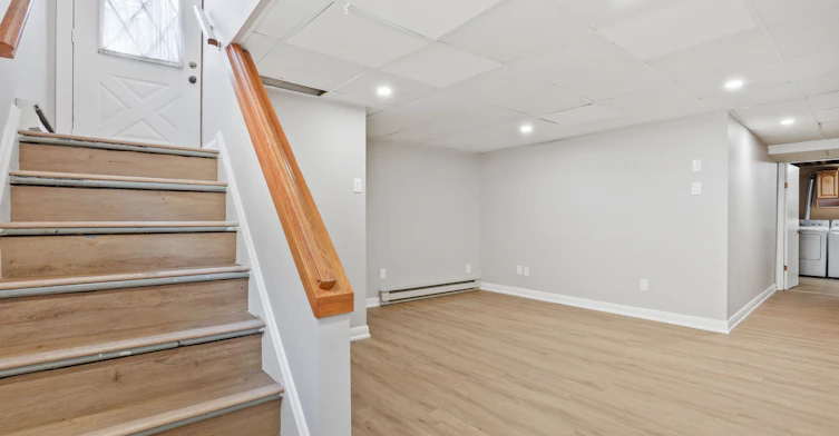 121 Elvaston Drive, Toronto, ON, M4A 1N8 - 19