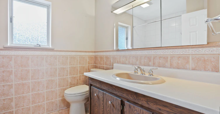 121 Elvaston Drive, Toronto, ON, M4A 1N8 - 13