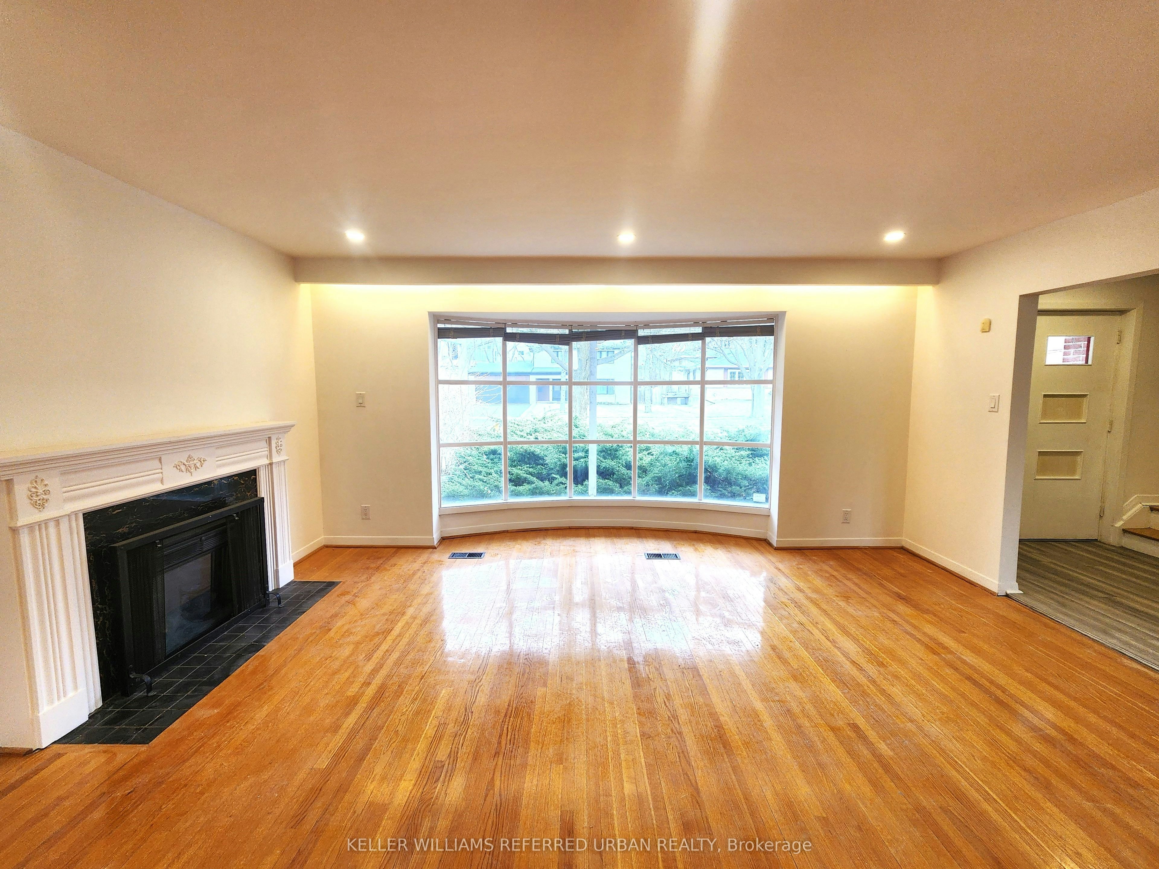 35 Shippigan Crescent, Toronto, ON, M2J 2G1 - 4