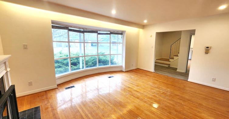 35 Shippigan Crescent, Toronto, ON, M2J 2G1 - 5