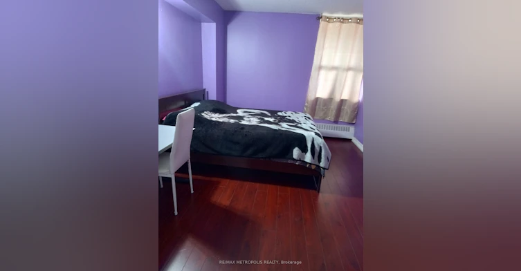 202-25 Sunrise Avenue, Toronto, ON, M4A 2S2 - 2