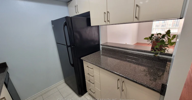 1512-633 Bay Street, Toronto, ON, M5G 2G4 - 4