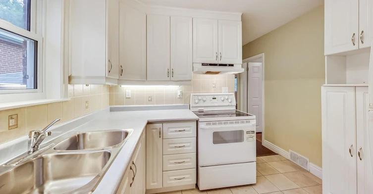 95 Poyntz Avenue, Toronto, ON, M2N 1J3 - 5