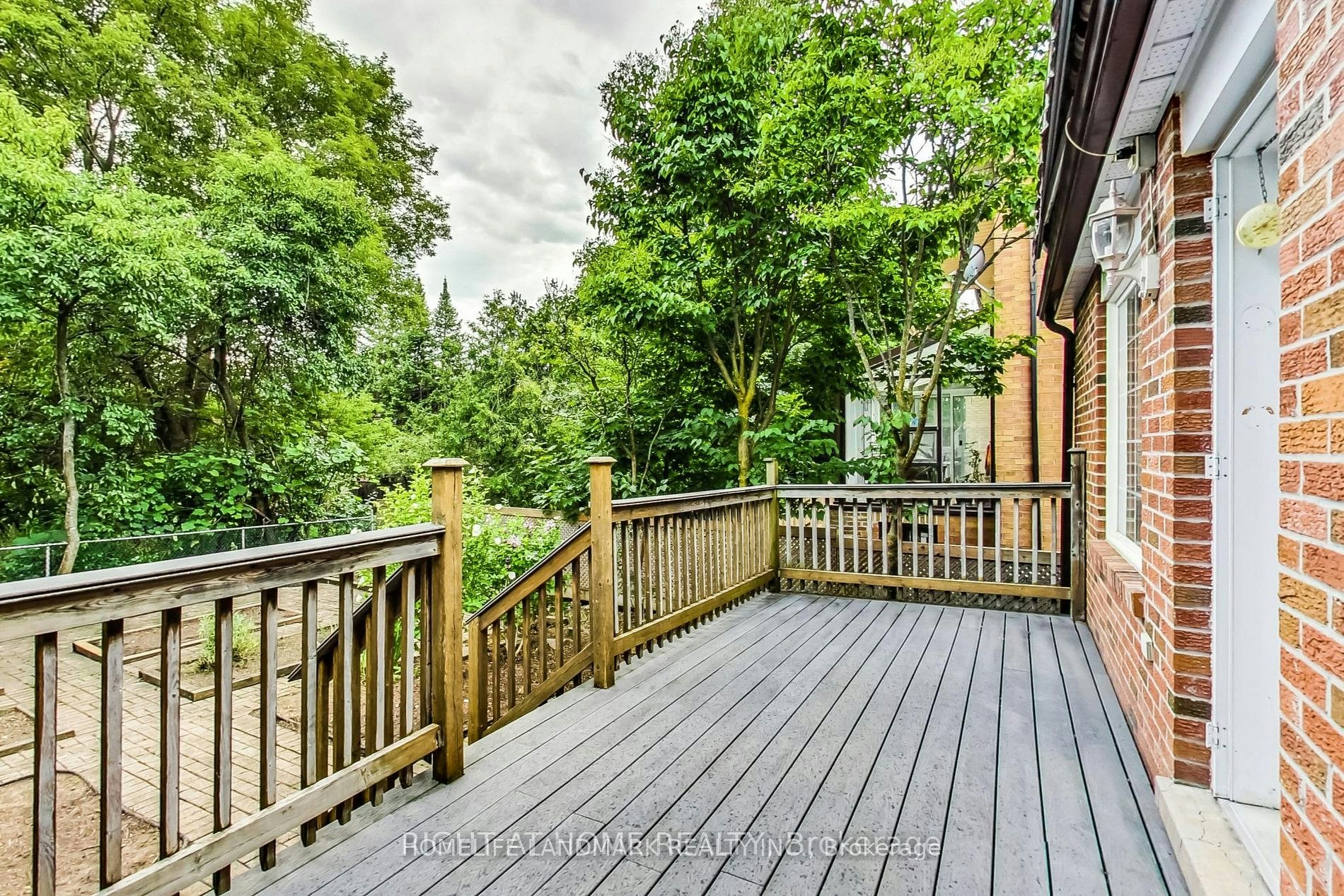 95 Poyntz Avenue, Toronto, ON, M2N 1J3 - 4
