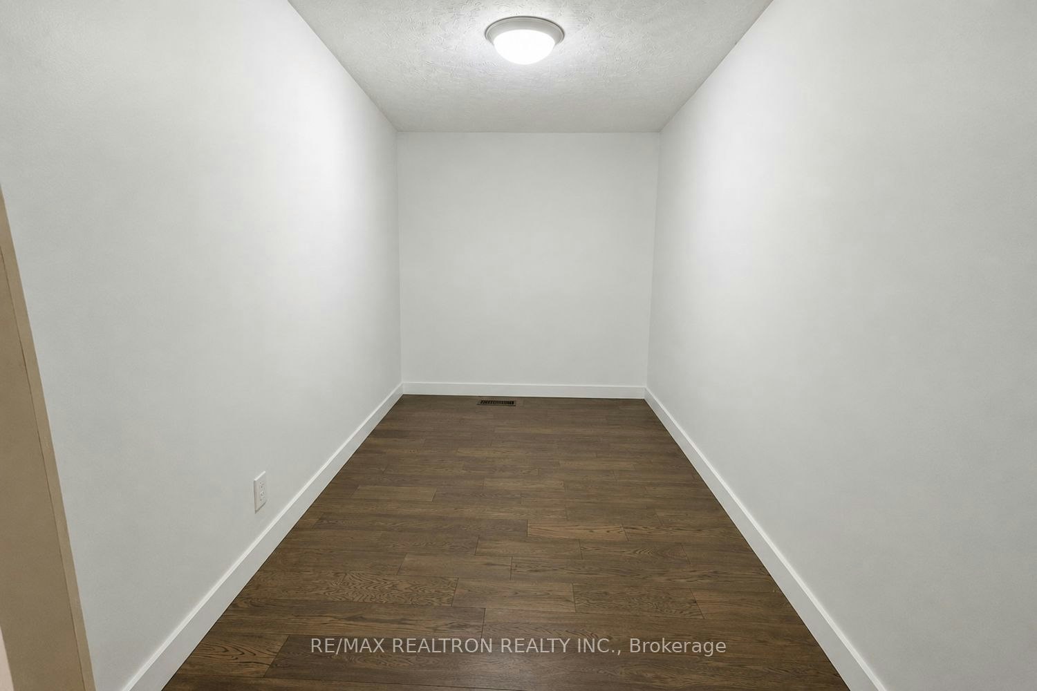 20 Redwing Place, Toronto, ON, M3C 2A8 - 14