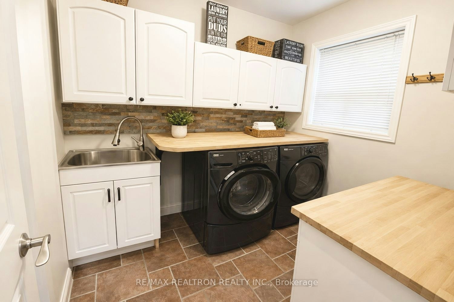20 Redwing Place, Toronto, ON, M3C 2A8 - 5