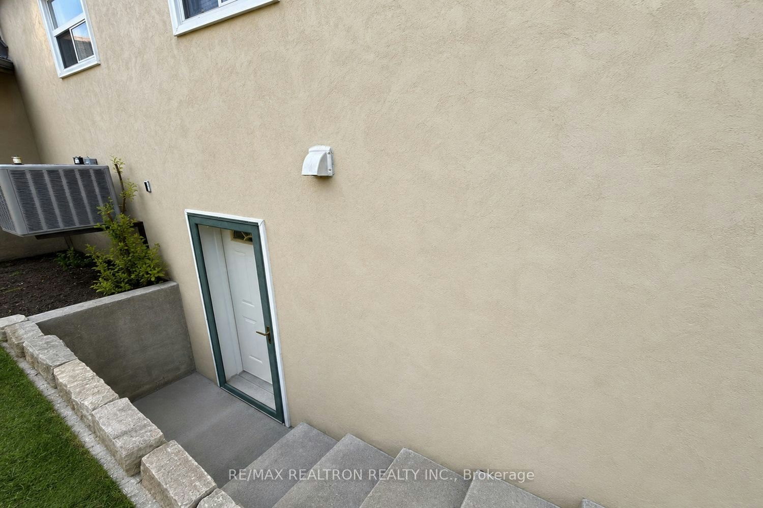 20 Redwing Place, Toronto, ON, M3C 2A8 - 24