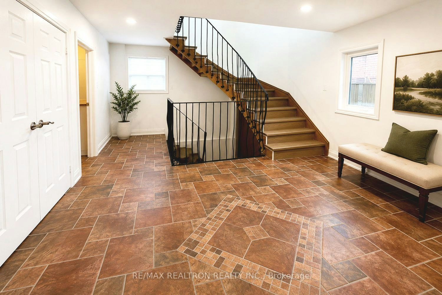 20 Redwing Place, Toronto, ON, M3C 2A8 - 4