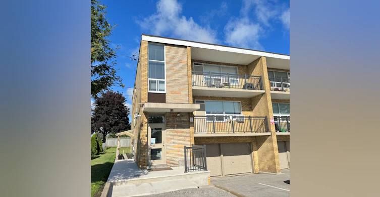 Unit 2-240 Wilmington Avenue, Toronto, ON, M3H 5K3
