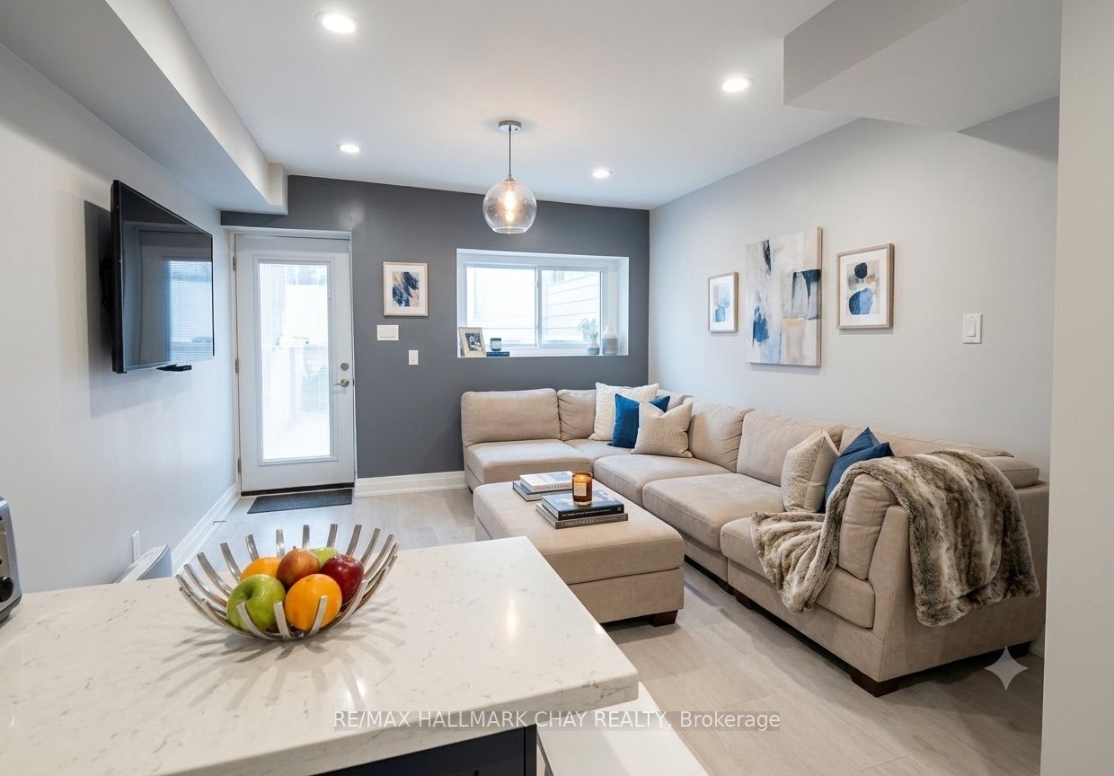 48 Carr Street, Toronto, ON, M5T 1B7 - 4