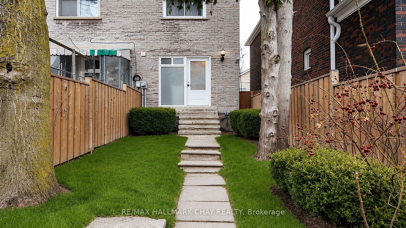 48 Carr Street, Toronto, ON, M5T 1B7 - 2