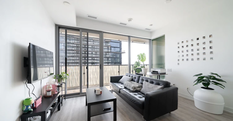 4113-50 Charles Street E, Toronto, ON, M4Y 0C3