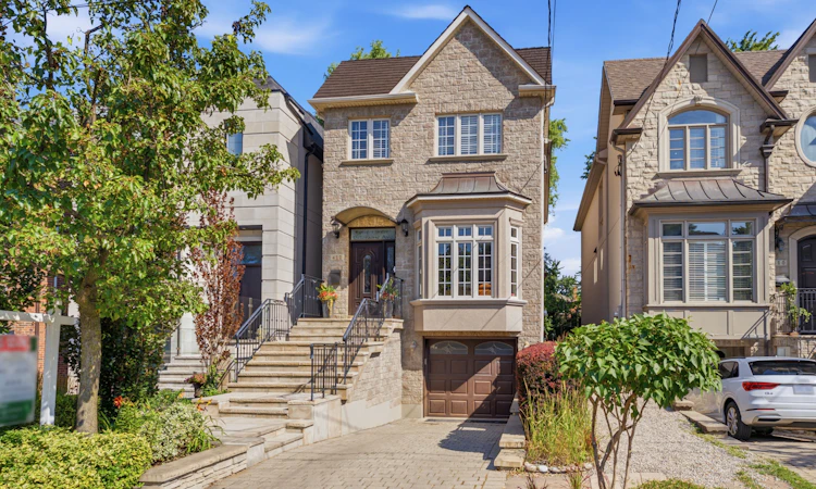 412 Deloraine Avenue
