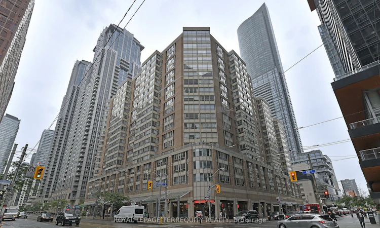 1113-711 Bay Street