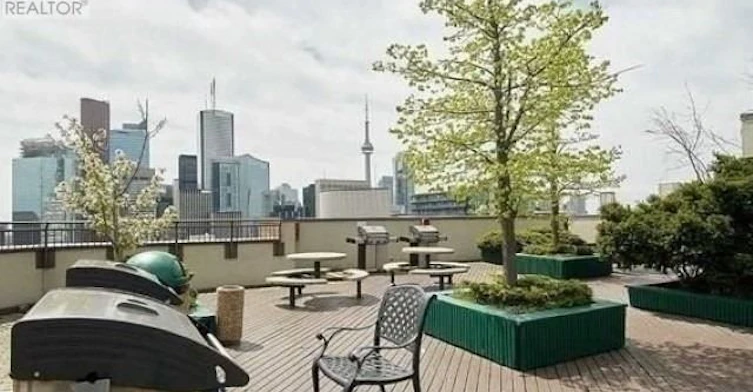 1003-633 Bay Street, Toronto, ON, M5G 2G4 - 5