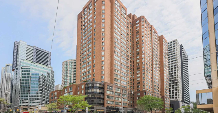 1003-633 Bay Street, Toronto, ON, M5G 2G4