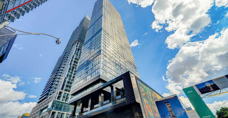 2002-181 Dundas Street, Toronto, ON, M5A 0N5