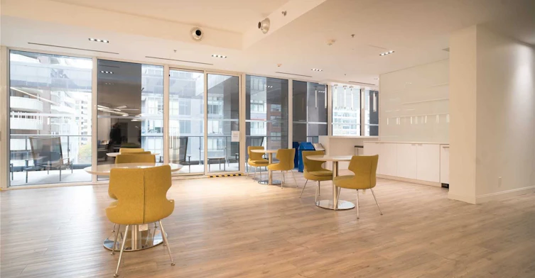 2002-181 Dundas Street, Toronto, ON, M5A 0N5 - 10