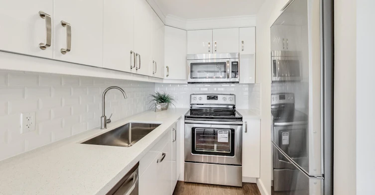 1509-914 Yonge Street, Toronto, ON, M4W 3C8 - 10