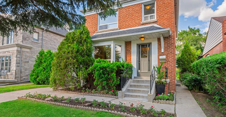 31 Brookview Drive, Toronto, ON, M6A 2K4