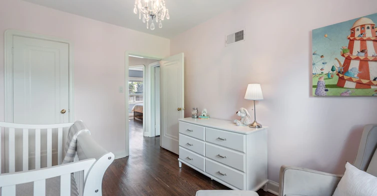 31 Brookview Drive, Toronto, ON, M6A 2K4 - 24