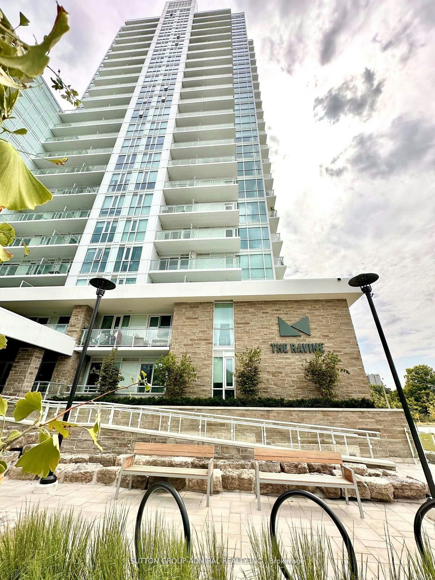 302-10 Deerlick Court, Toronto, ON, M3A 0A7 - 2
