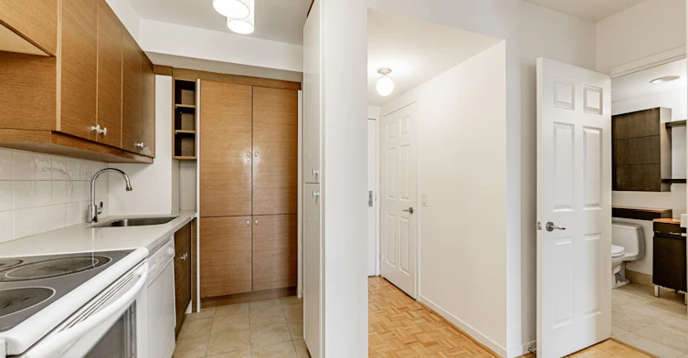 903-284 Bloor Street W, Toronto, ON, M5S 3B8 - 5