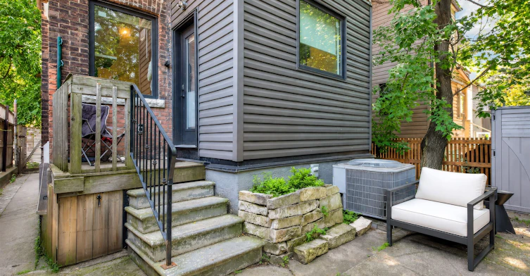 65 Rusholme Park Crescent, Toronto, ON, M6J 2E1 - 24