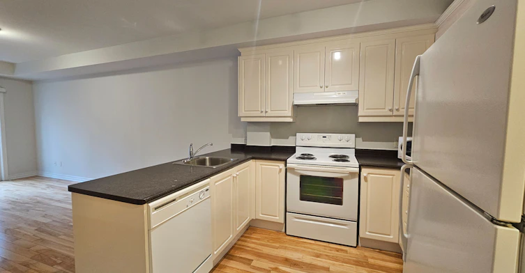 203-648A Yonge Street, Toronto, ON, M4Y 2A6 - 3