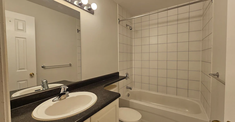 203-648A Yonge Street, Toronto, ON, M4Y 2A6 - 14