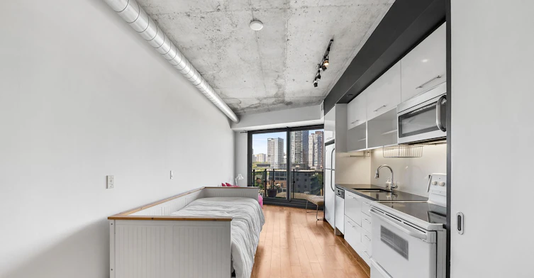 917-51 Trolley Crescent, Toronto, ON, M5A 0E9 - 6