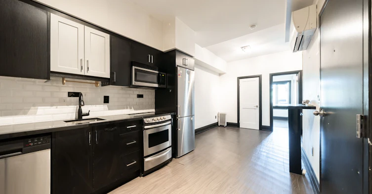 3-960 Queen Street W, Toronto, ON, M6J 1G8