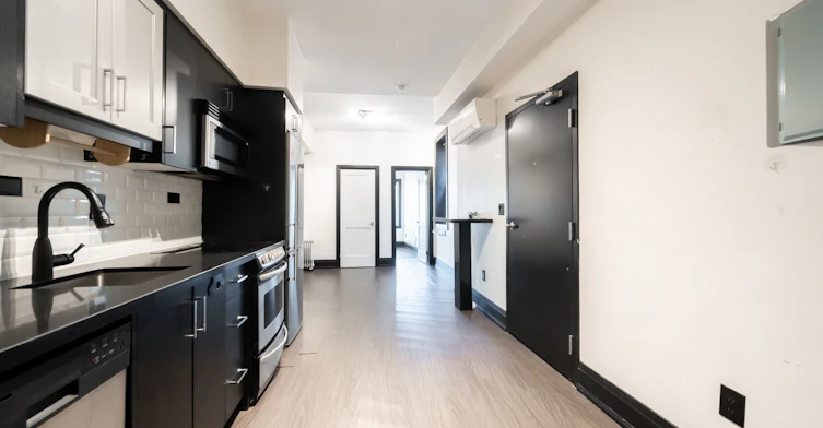 3-960 Queen Street W, Toronto, ON, M6J 1G8 - 3