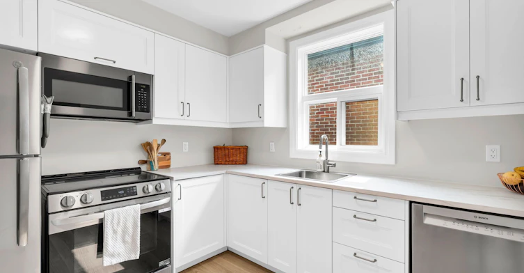 3-117 Hillsdale Avenue E, Toronto, ON, M4S 1T4