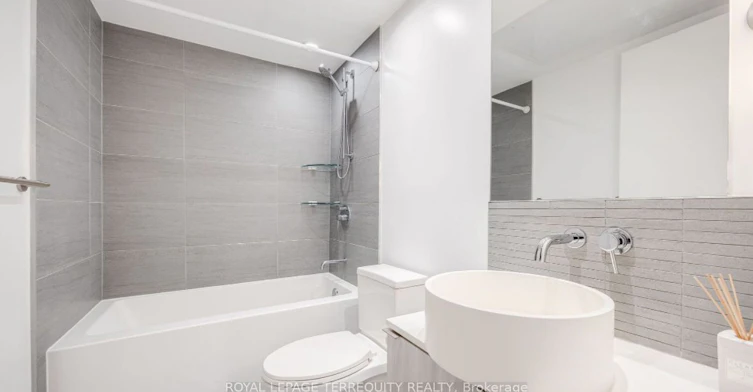 330-161 Roehampton Avenue, Toronto, ON, M4P 0C8 - 6
