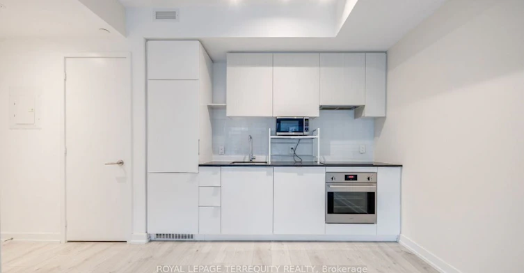 330-161 Roehampton Avenue, Toronto, ON, M4P 0C8 - 2