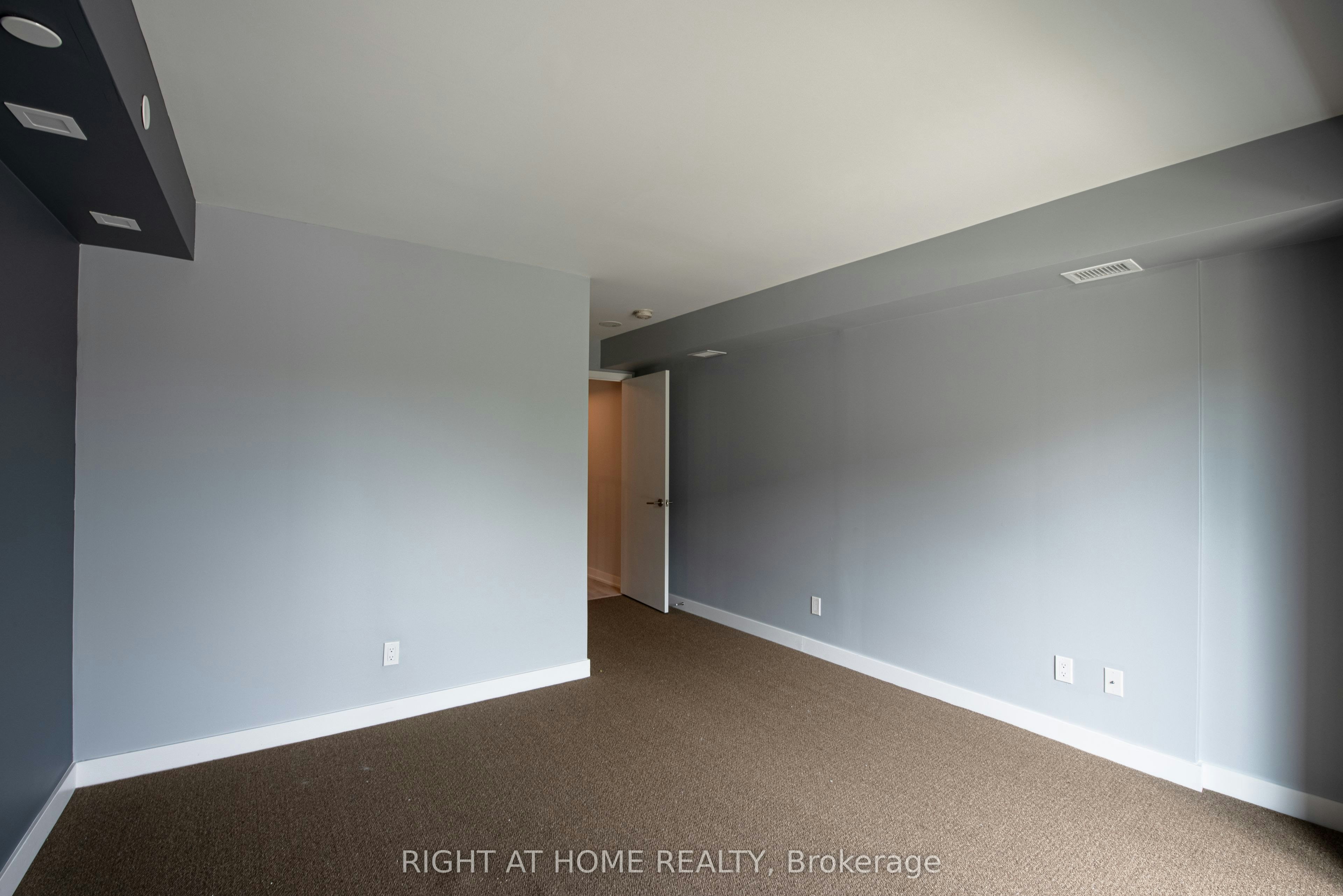 101-118 Varna Drive, Toronto, ON, M6A 1N3 - 22