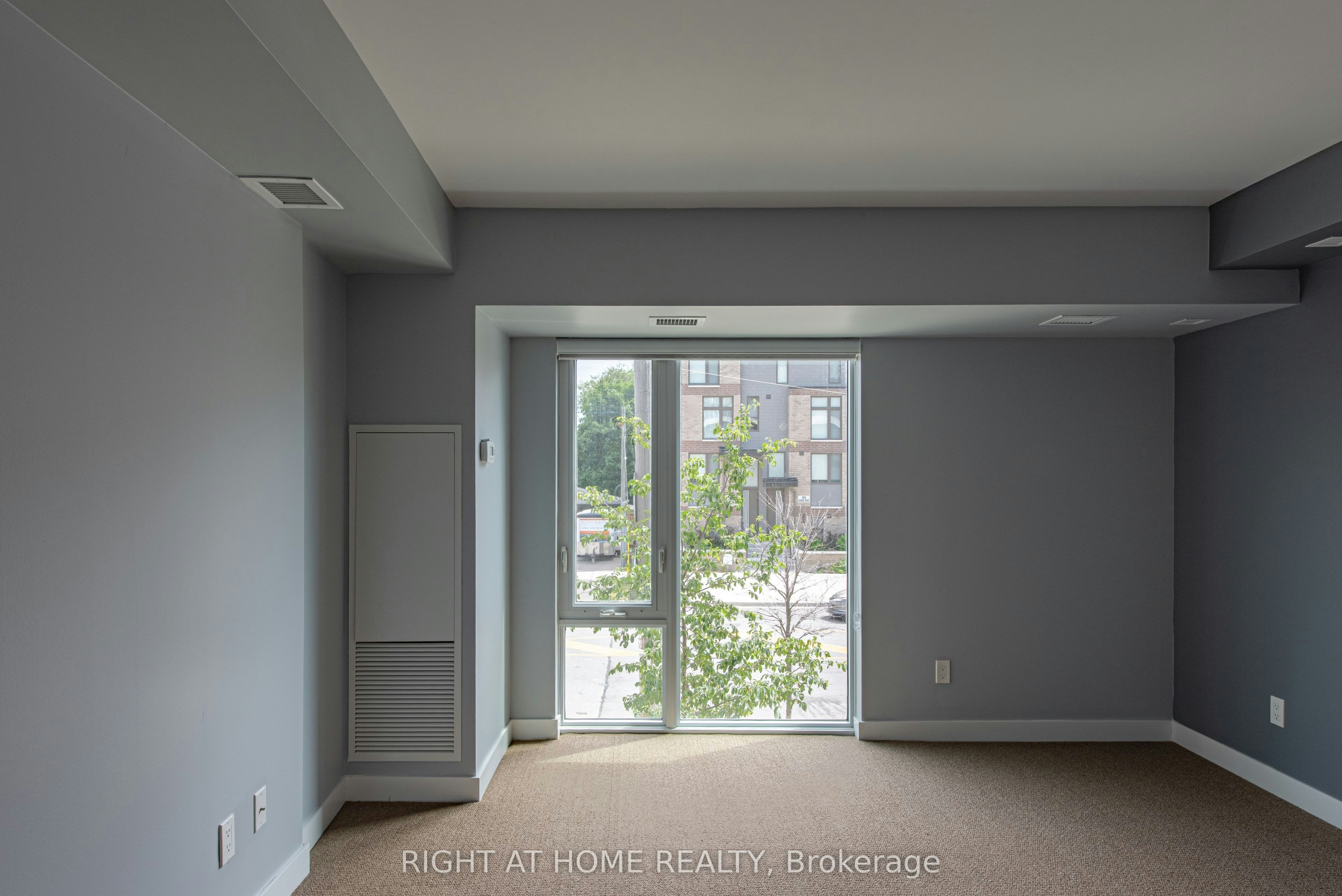 101-118 Varna Drive, Toronto, ON, M6A 1N3 - 18