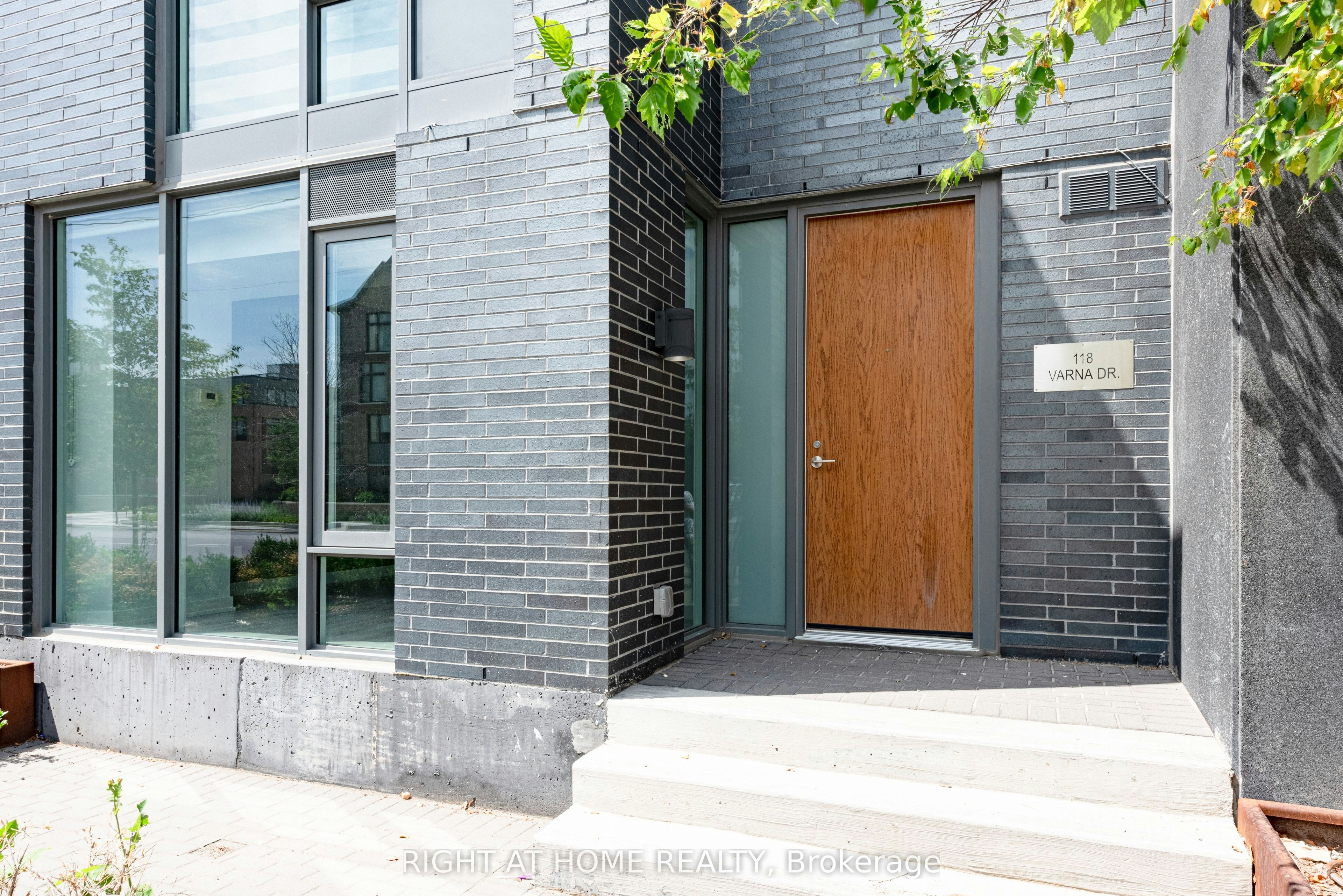 101-118 Varna Drive, Toronto, ON, M6A 1N3 - 25