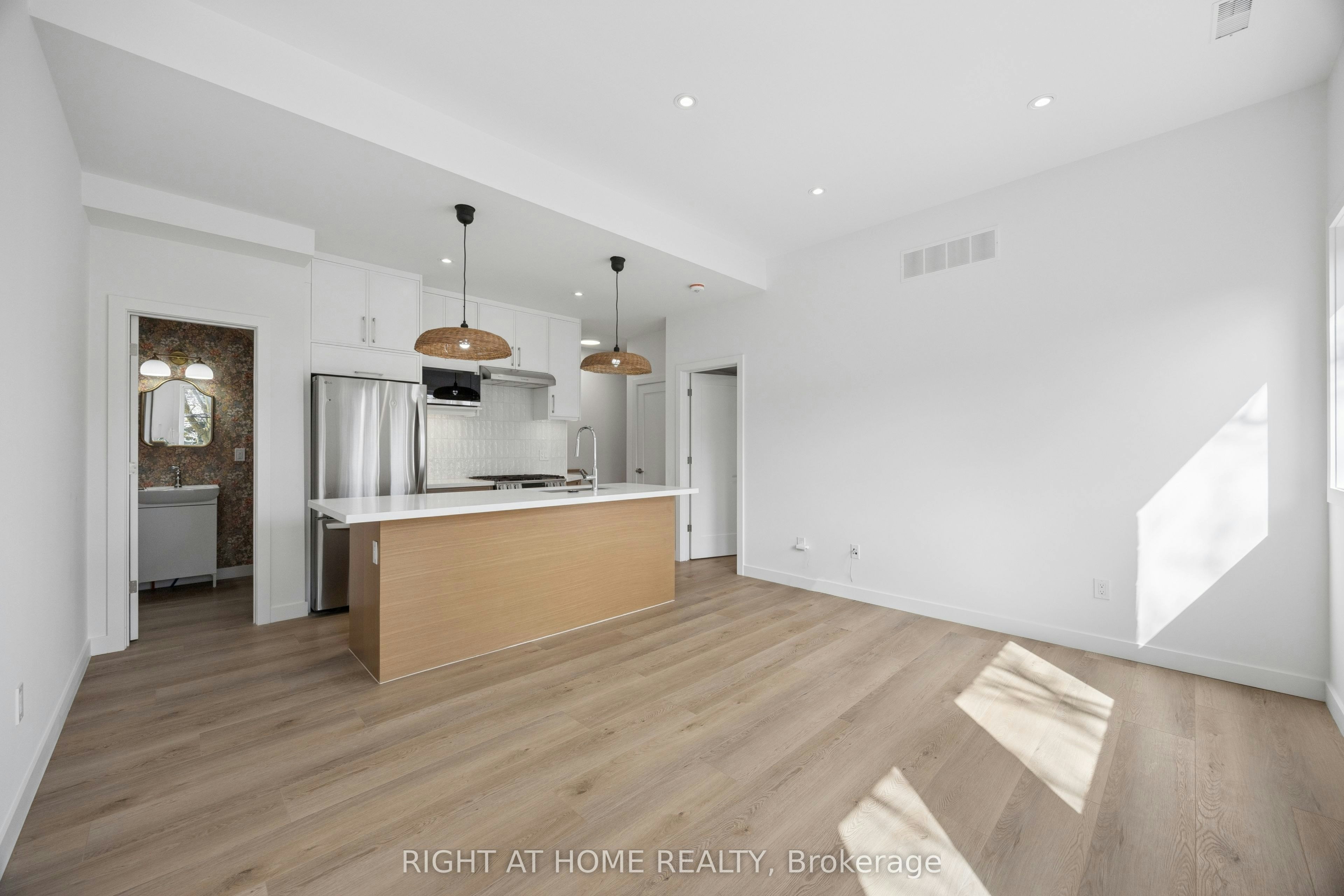 5-91 Barton Avenue, Toronto, ON, M6G 1P7 - 11