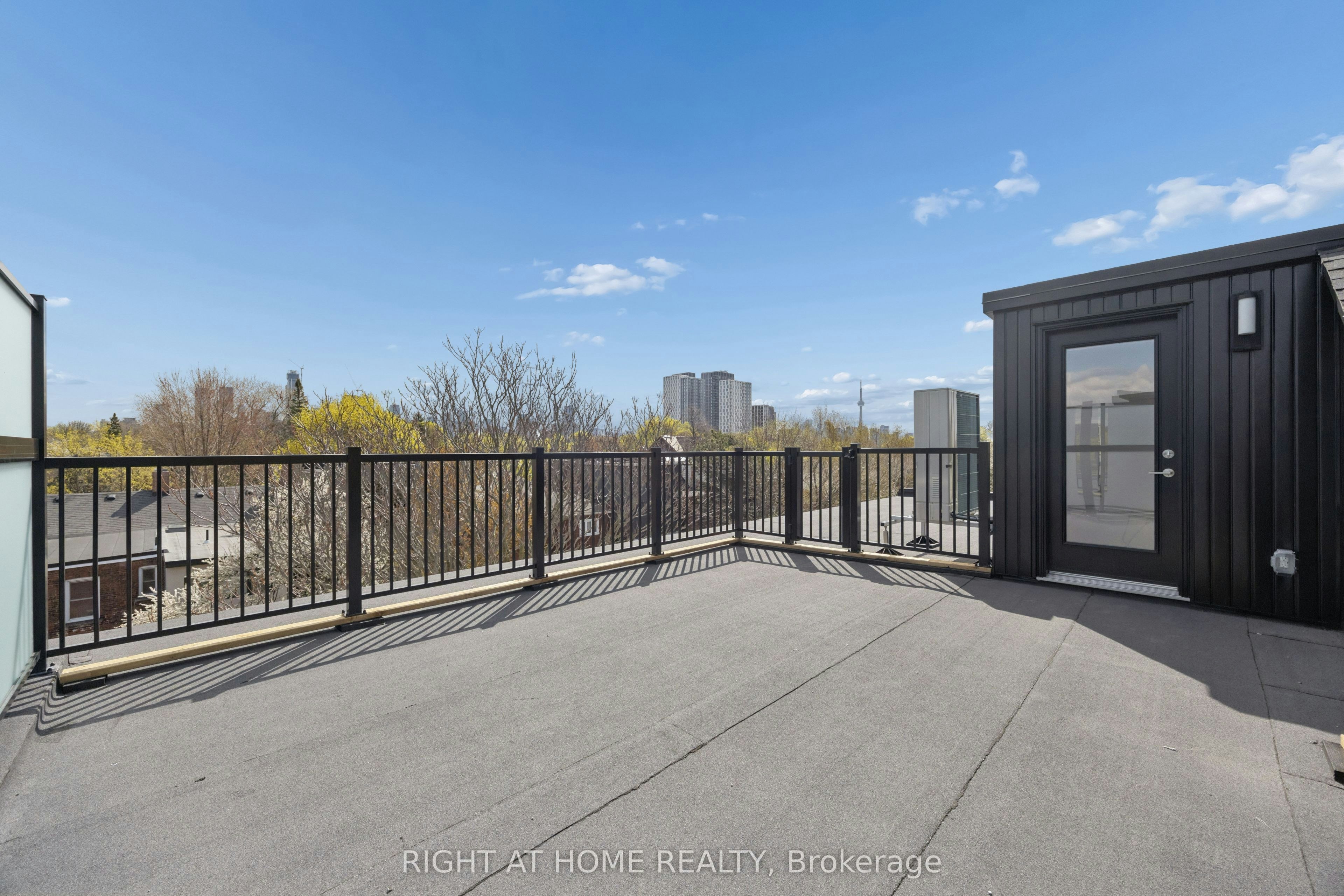 5-91 Barton Avenue, Toronto, ON, M6G 1P7 - 7