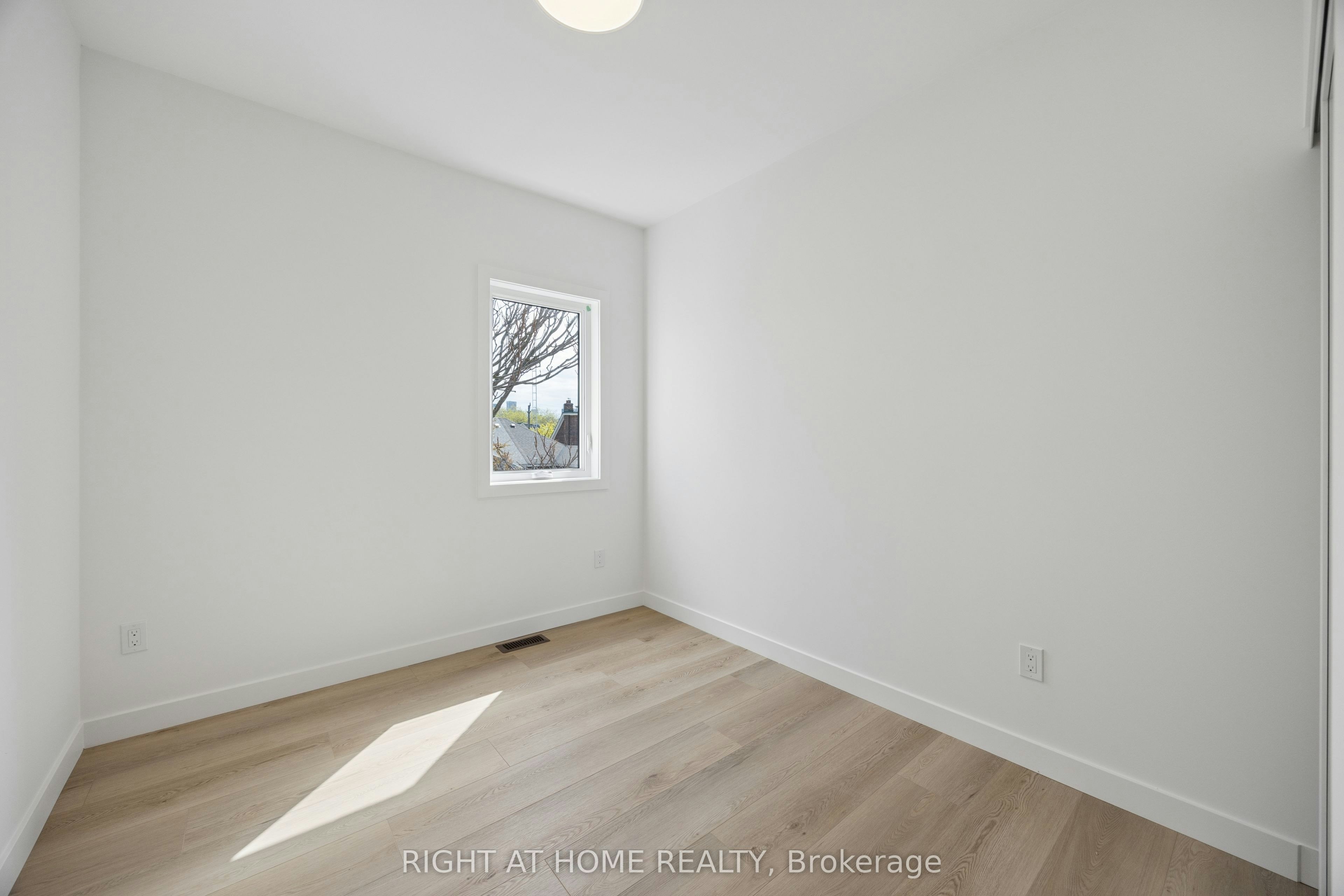5-91 Barton Avenue, Toronto, ON, M6G 1P7 - 17