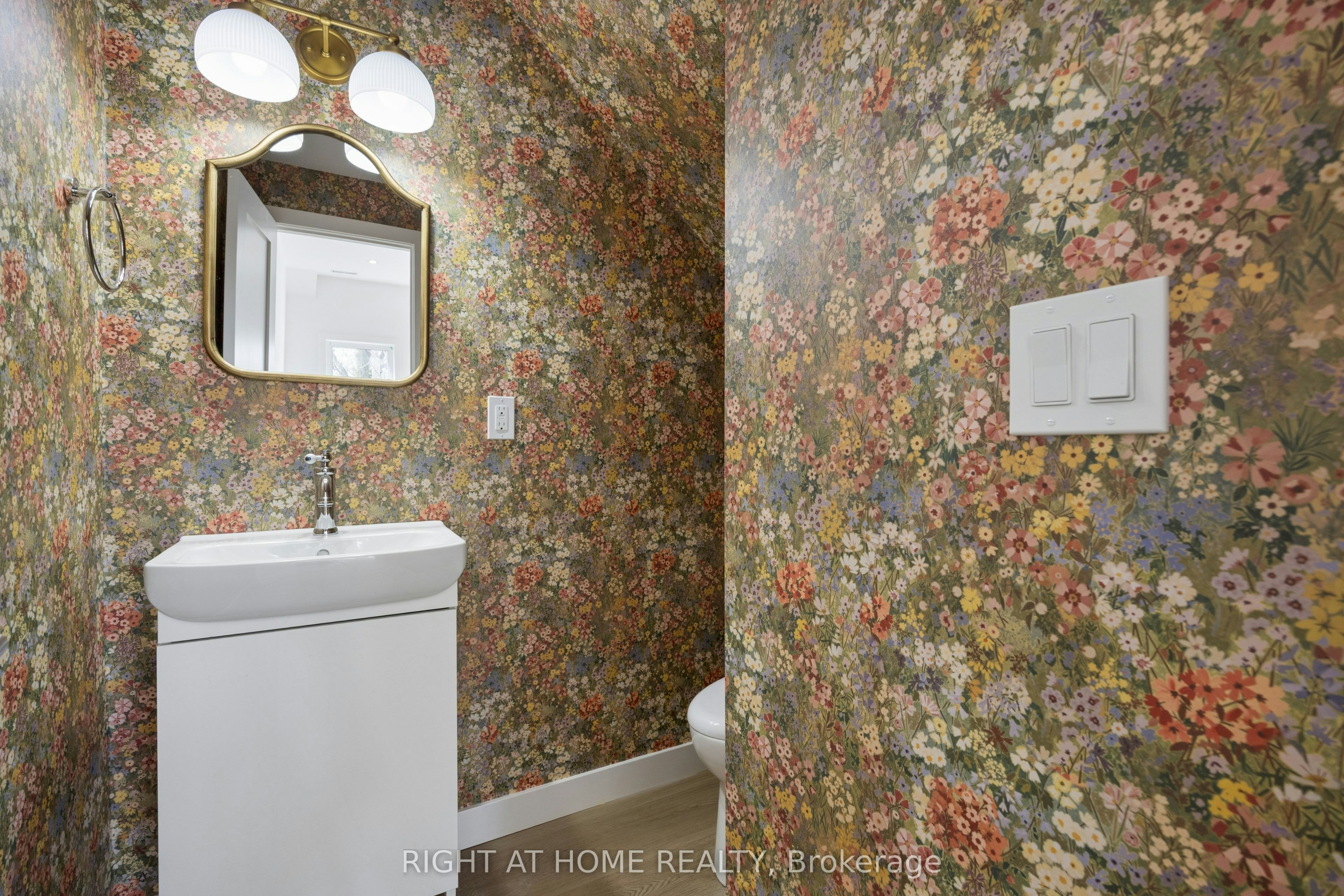 5-91 Barton Avenue, Toronto, ON, M6G 1P7 - 10