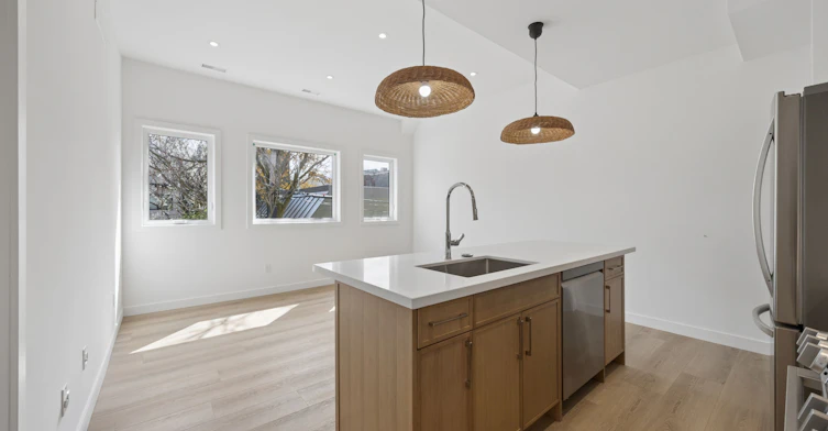5-91 Barton Avenue, Toronto, ON, M6G 1P7 - 8