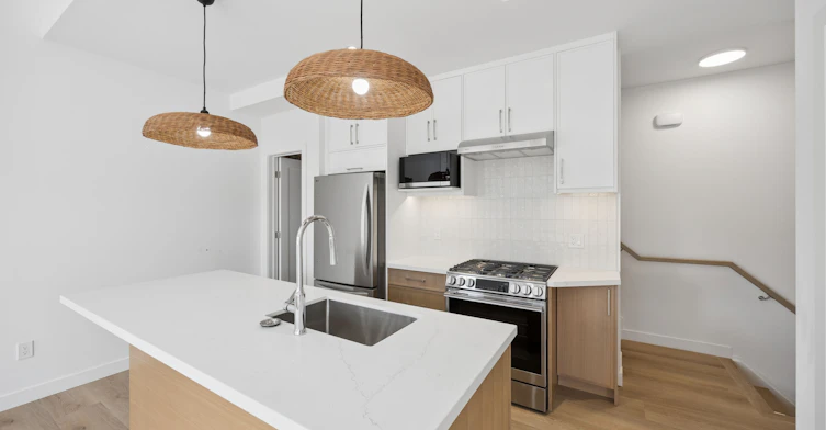 5-91 Barton Avenue, Toronto, ON, M6G 1P7 - 6