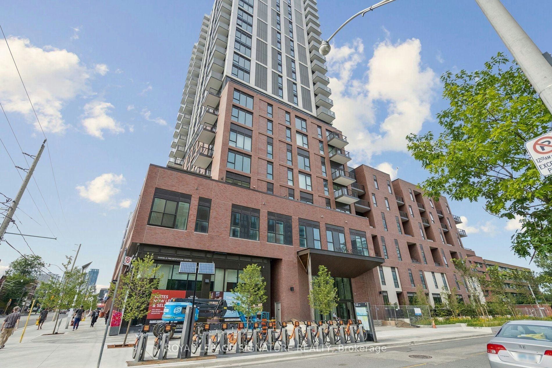 701-10 Oak Street, Toronto, ON, M5A 0Z1